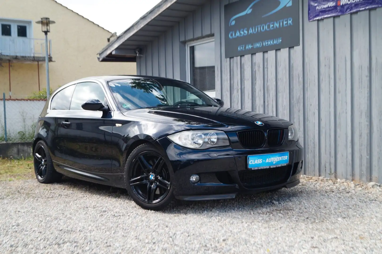 BMW 123 d Lim.|M-Paket|Teilleder|TÜV 01/26 Black - 1