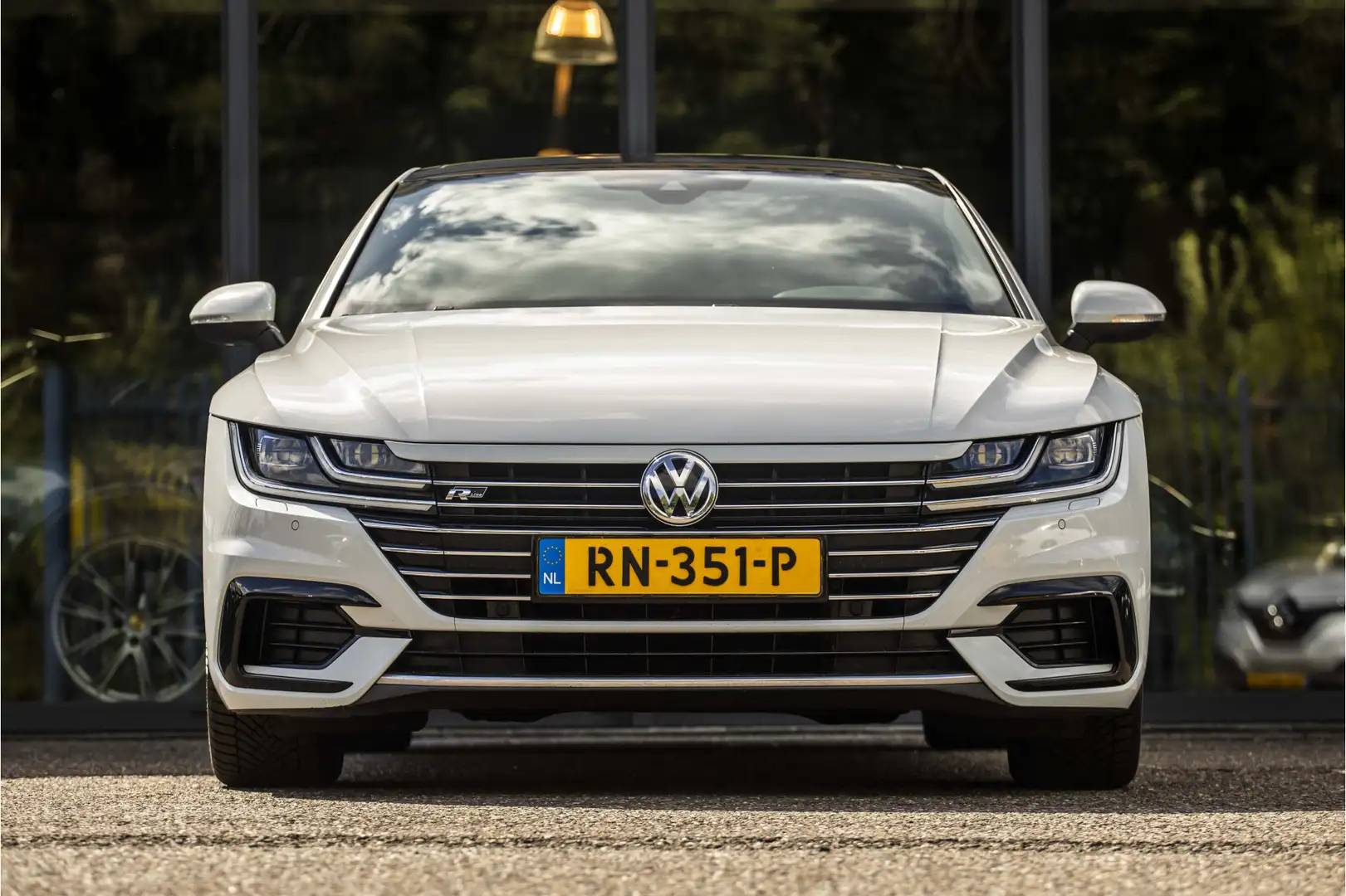 Volkswagen Arteon 1.5 TSI Business R Blanc - 2