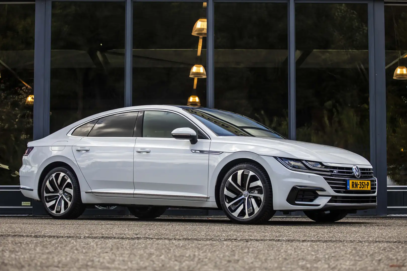 Volkswagen Arteon 1.5 TSI Business R Blanc - 1