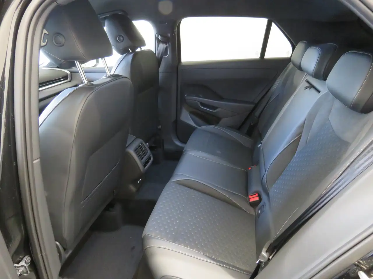 Volkswagen T-Roc R-Line eTSI DSG 6