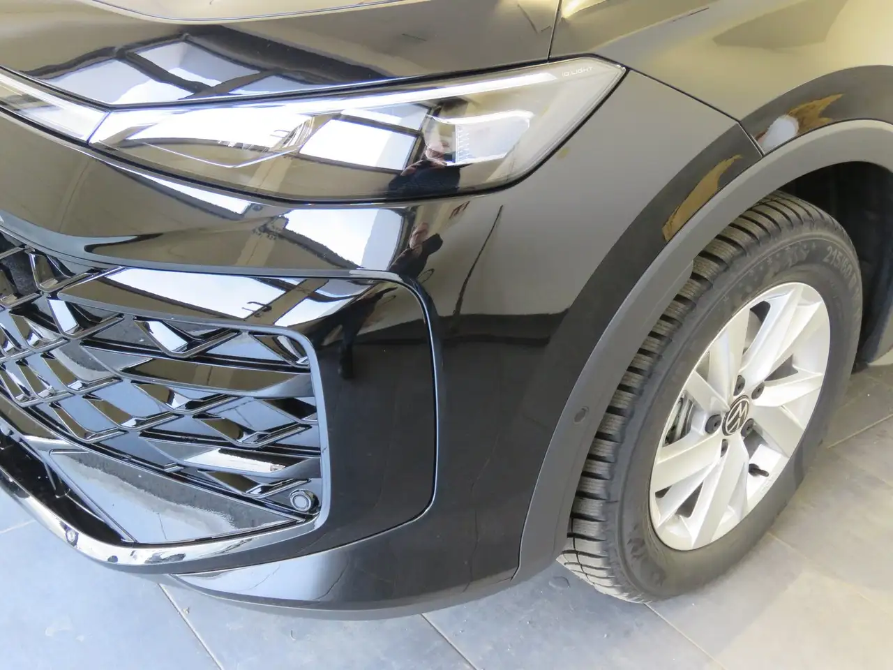 Volkswagen T-Roc R-Line eTSI DSG 2