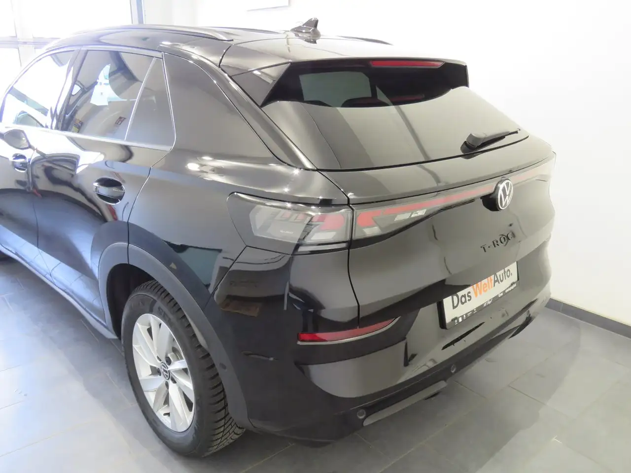 Volkswagen T-Roc R-Line eTSI DSG 3