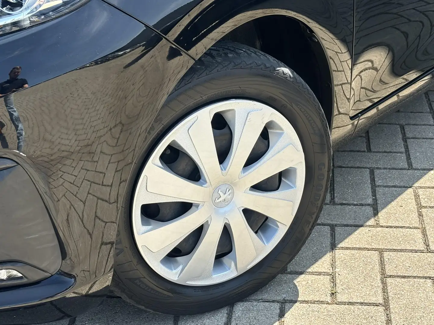 Peugeot 108 1.0 e-VTi Active Zwart - 2