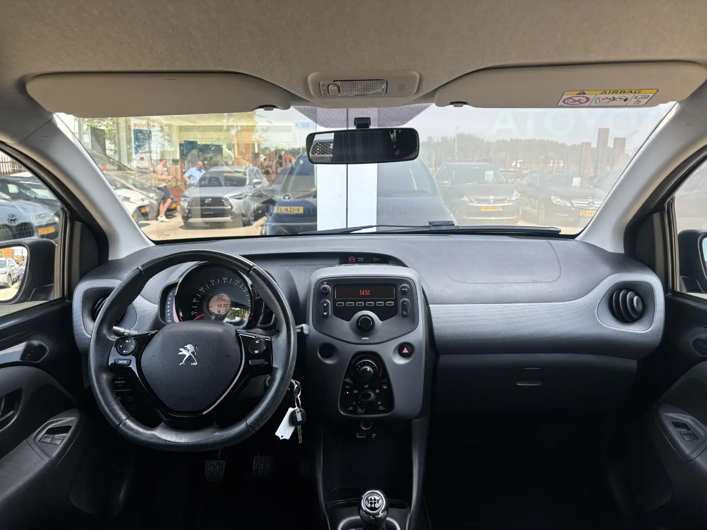 Peugeot 108 1.0 e-VTi Active Zwart - 2