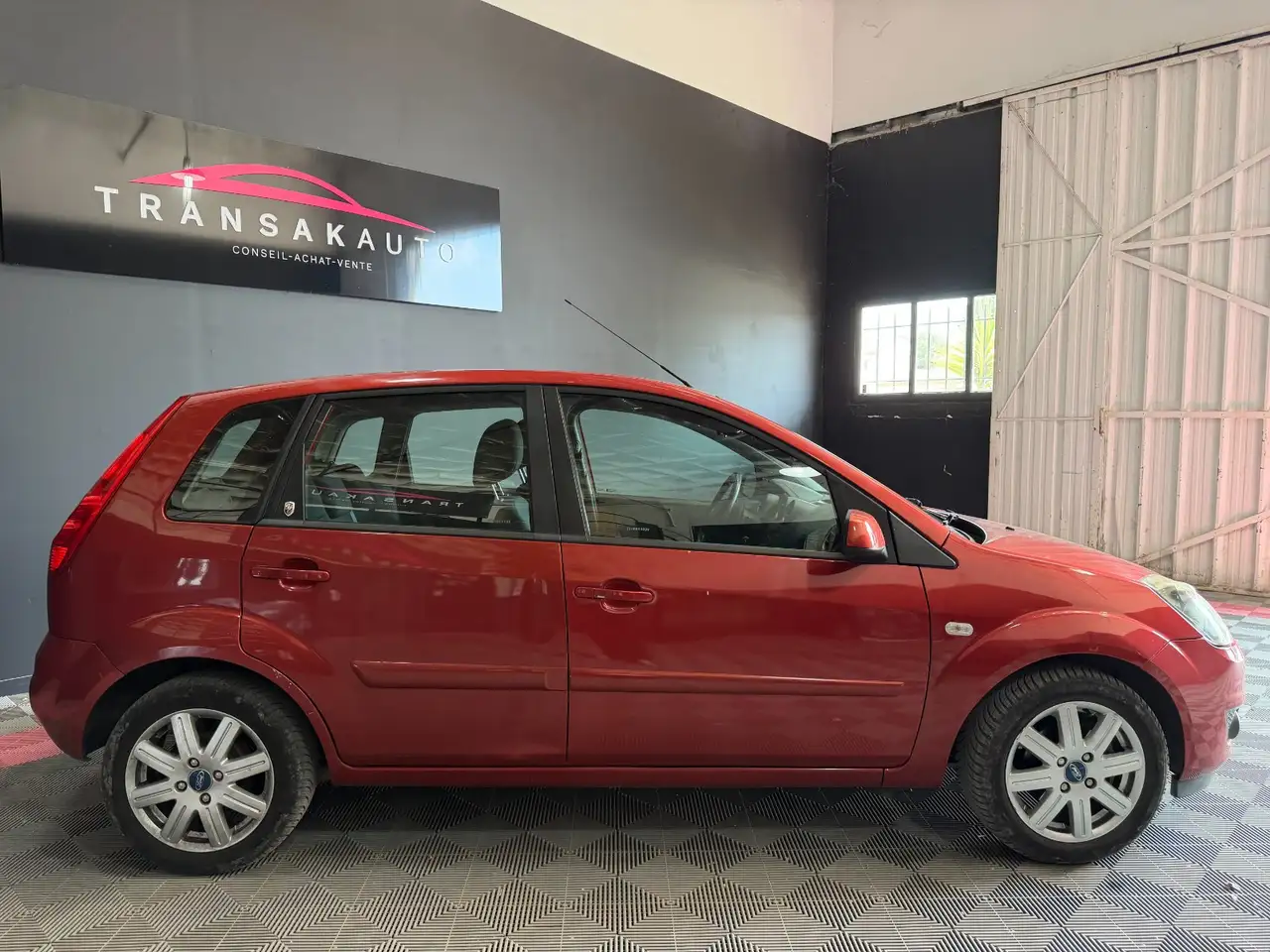 Ford Fiesta 5 portes — photo 3