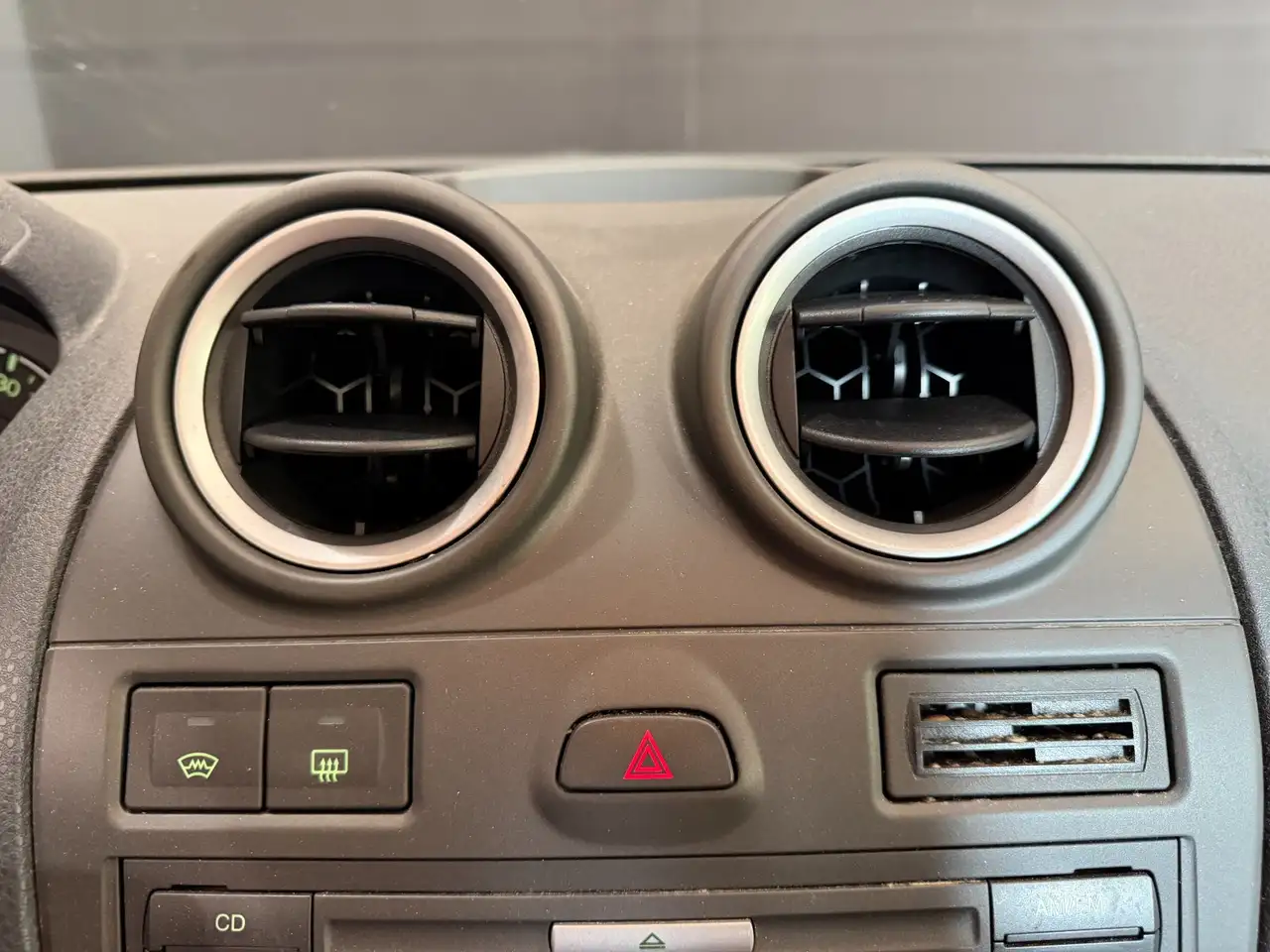 Ford Fiesta 5 portes — photo 25