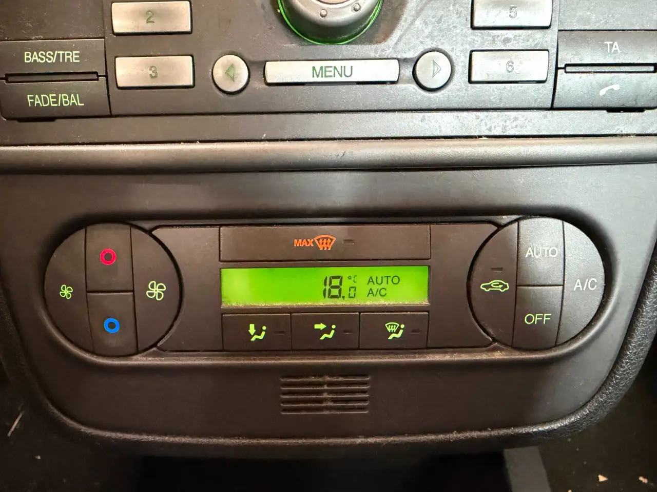 Ford Fiesta 5 portes — photo 27