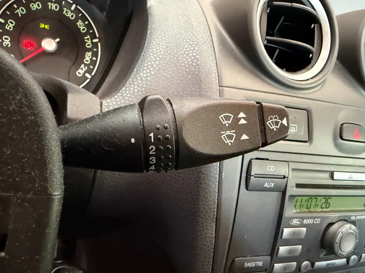 Ford Fiesta 5 portes — photo 23