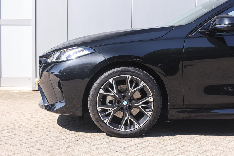 BMW 120 1 Serie M Sport Automaat / Sportstoelen / M Adapti — photo 4