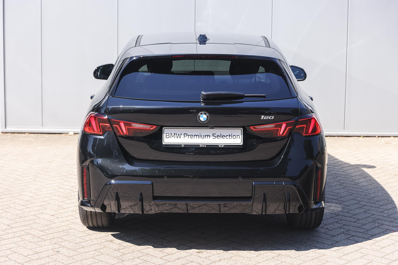 BMW 120 1 Serie M Sport Automaat / Sportstoelen / M Adapti — photo 6