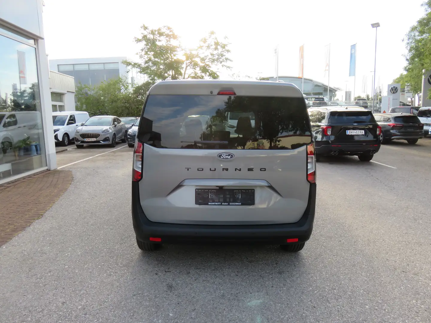 Ford Tourneo Courier 1,0 EcoBoost Titanium Grau - 2