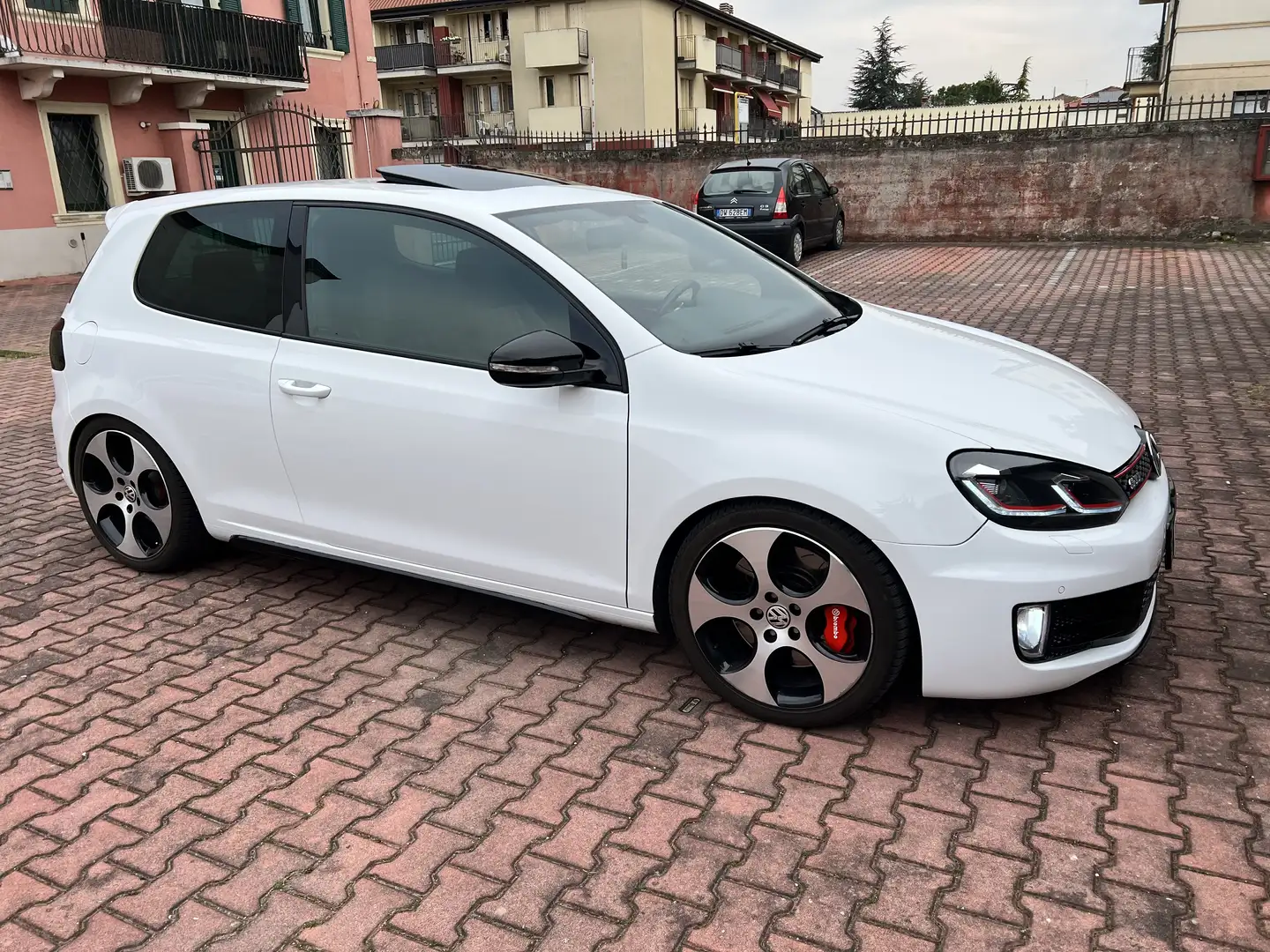 Volkswagen Golf GTI 3p 2.0 tsi - 2