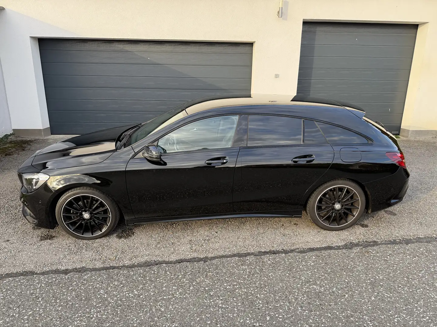 Mercedes-Benz CLA 200 Shooting Brake 4Matic AMG Line - 2