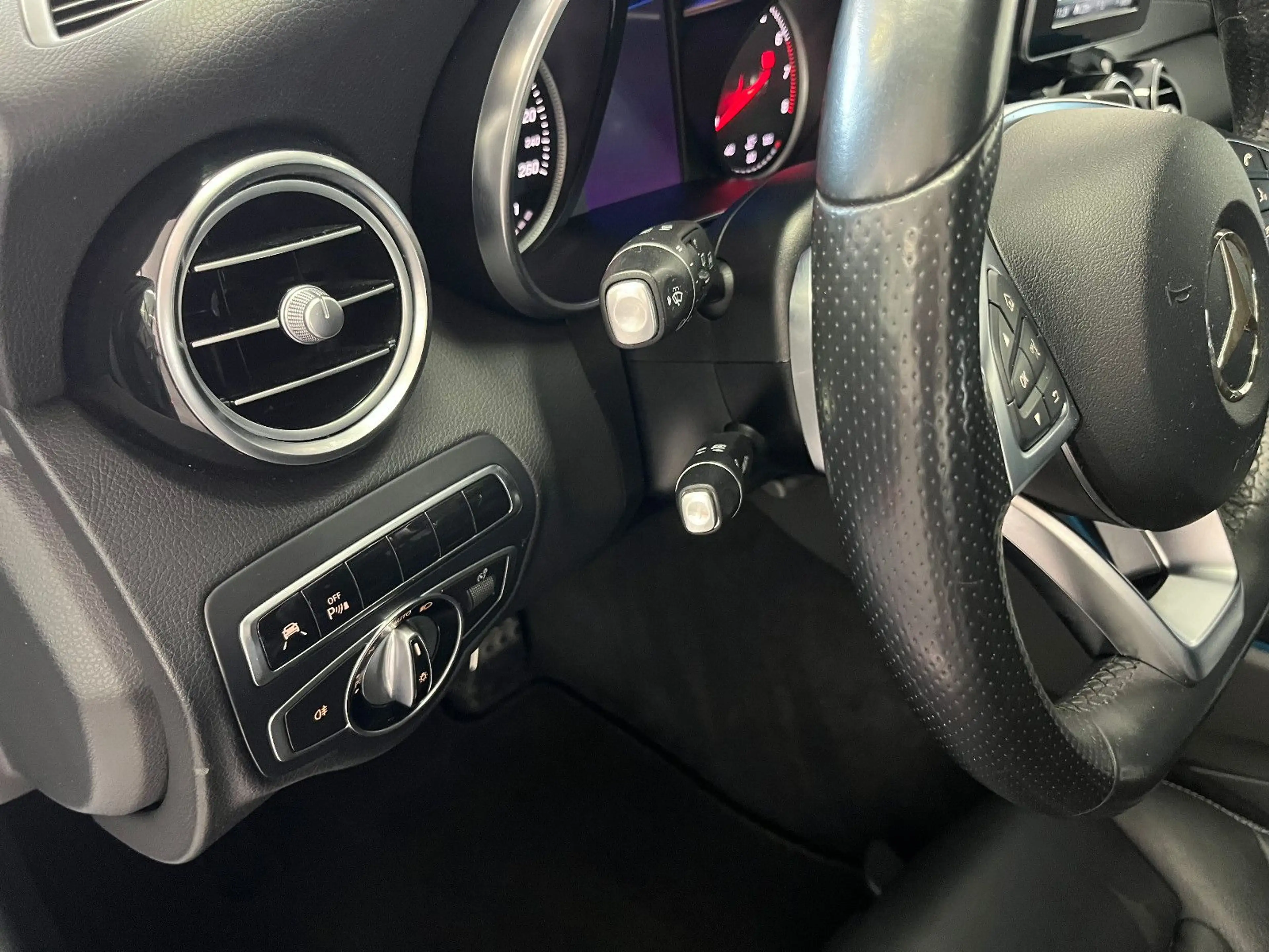 Mercedes-Benz C 250 T-Mod. AMG Navi/LED/Kamera/AHK/Totw./AmbLi — photo 10