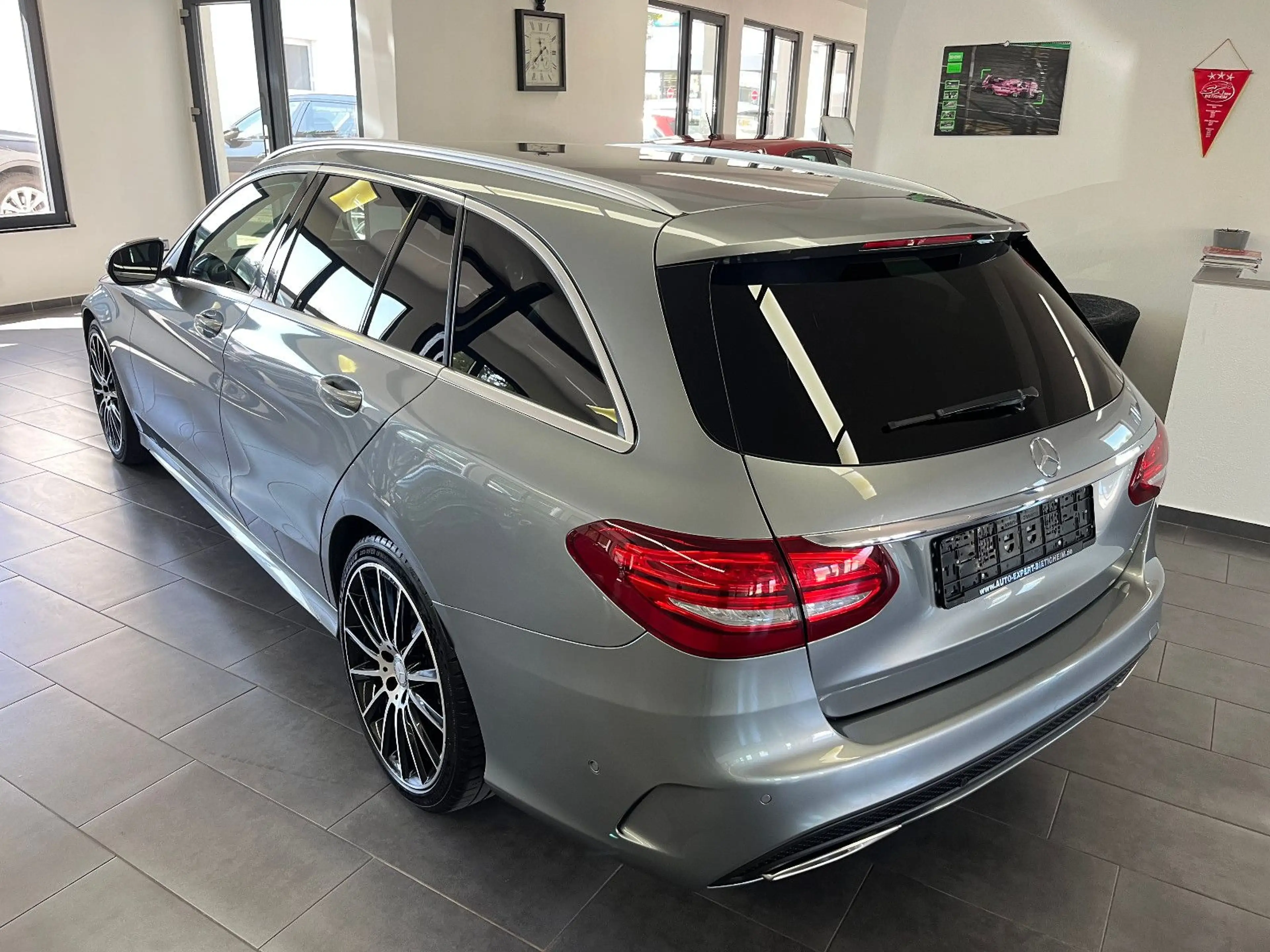 Mercedes-Benz C 250 T-Mod. AMG Navi/LED/Kamera/AHK/Totw./AmbLi — photo 4