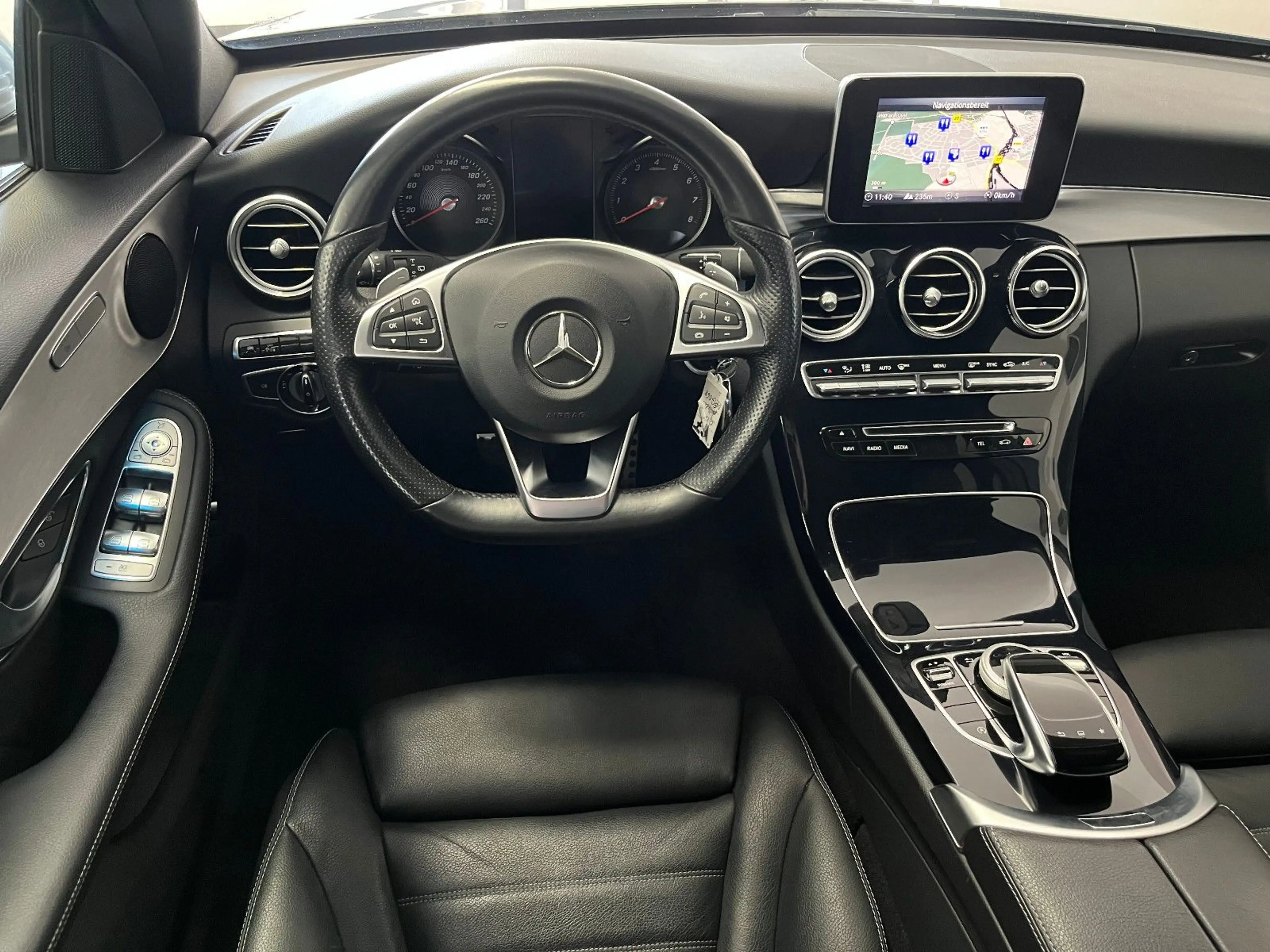 Mercedes-Benz C 250 T-Mod. AMG Navi/LED/Kamera/AHK/Totw./AmbLi — photo 11