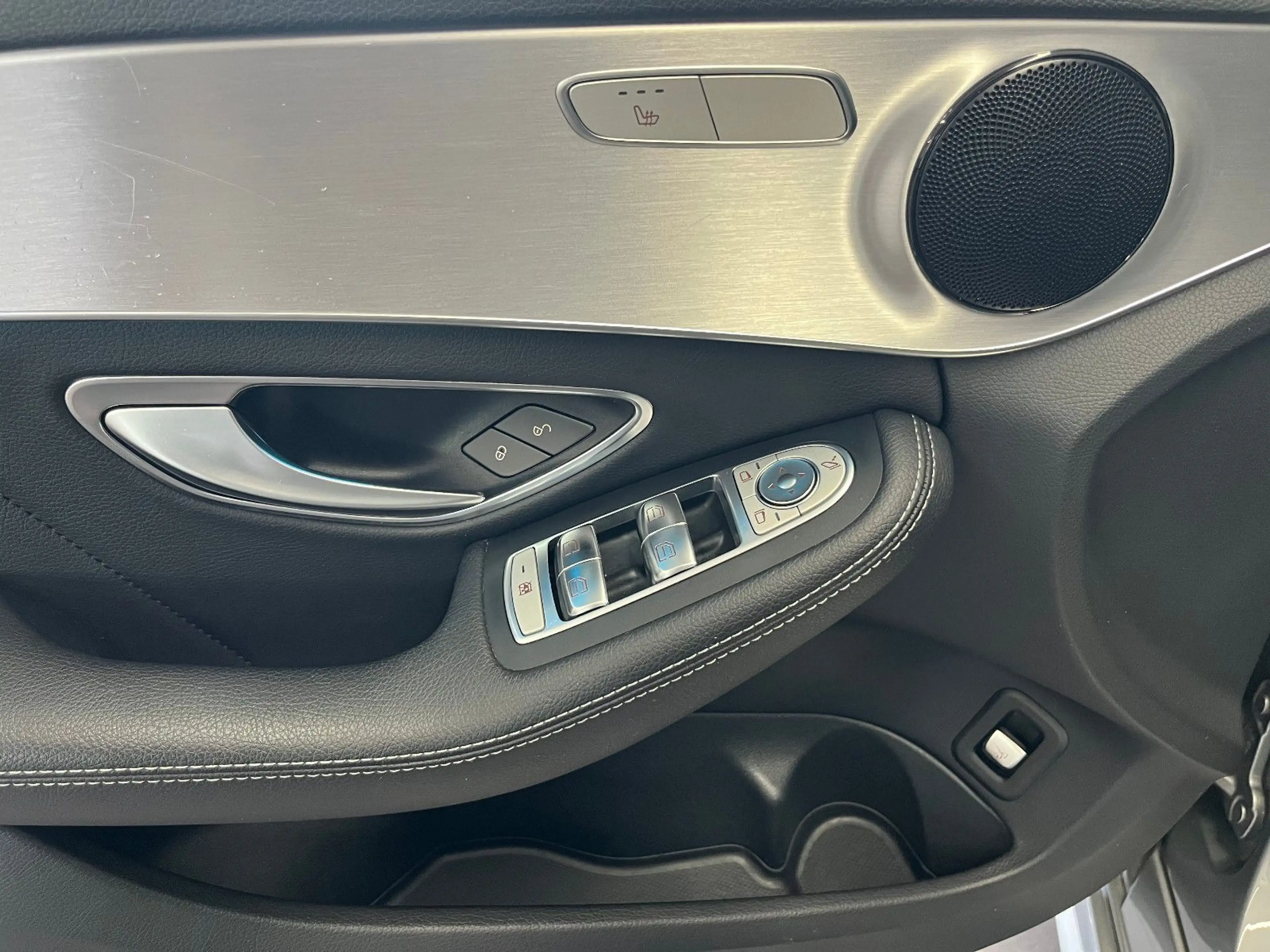 Mercedes-Benz C 250 T-Mod. AMG Navi/LED/Kamera/AHK/Totw./AmbLi — photo 7