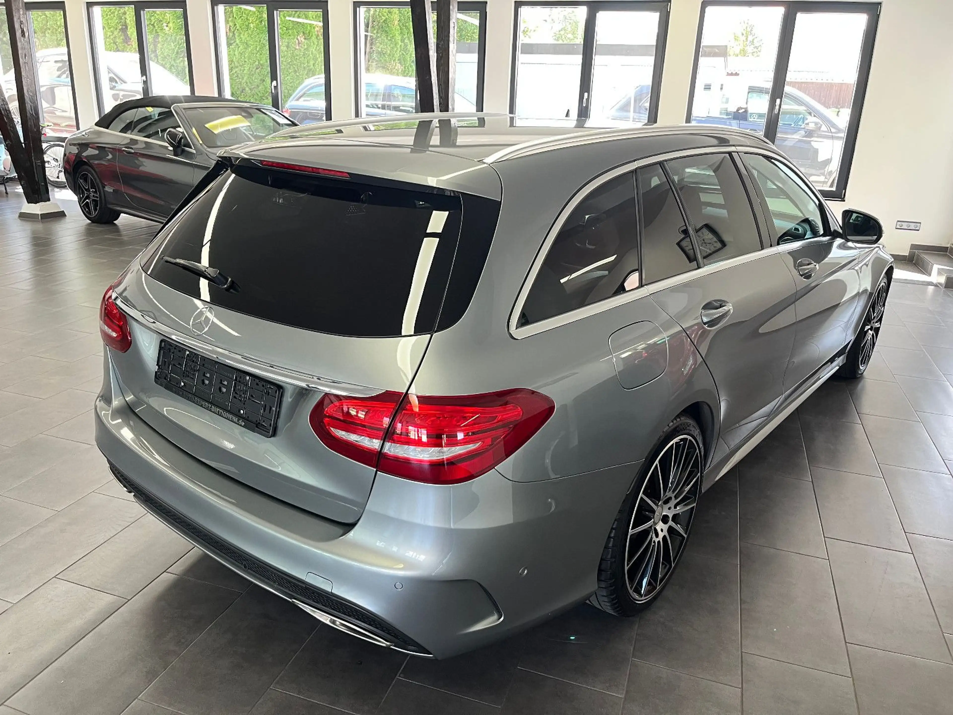 Mercedes-Benz C 250 T-Mod. AMG Navi/LED/Kamera/AHK/Totw./AmbLi — photo 3