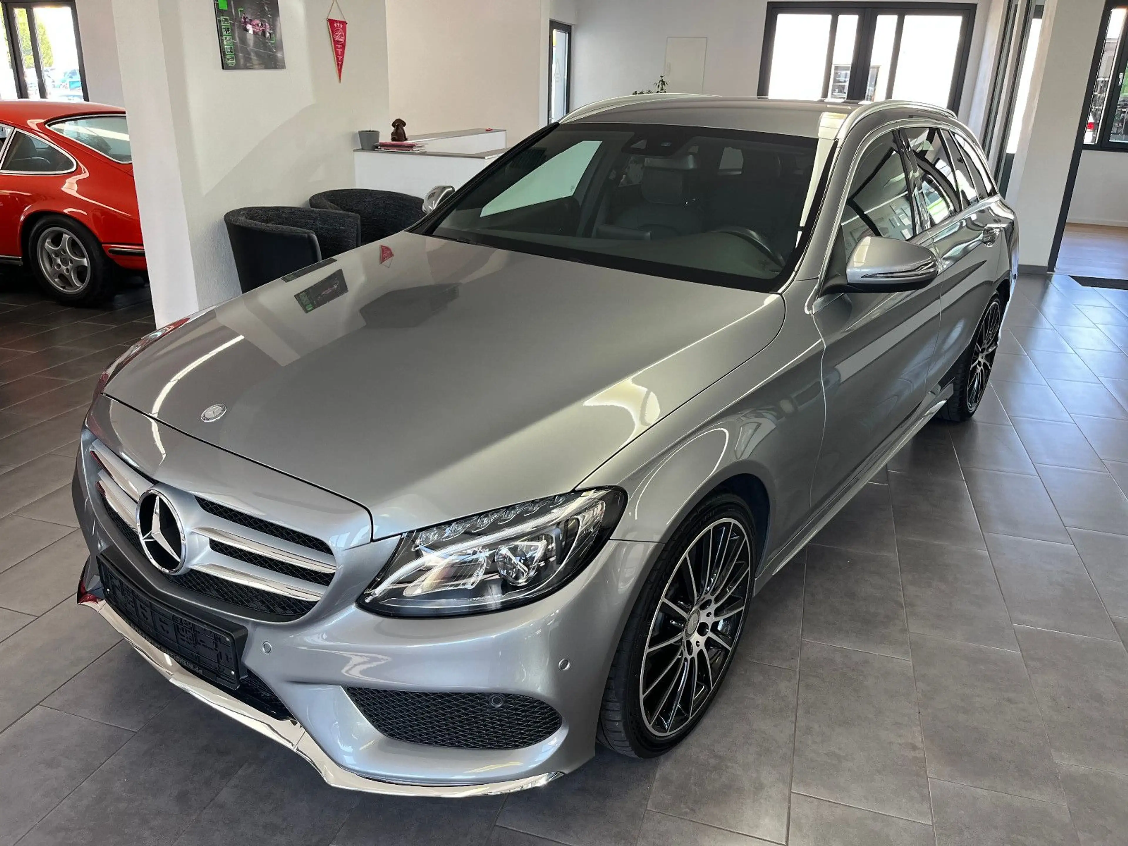 Mercedes-Benz C 250 T-Mod. AMG Navi/LED/Kamera/AHK/Totw./AmbLi — photo 5