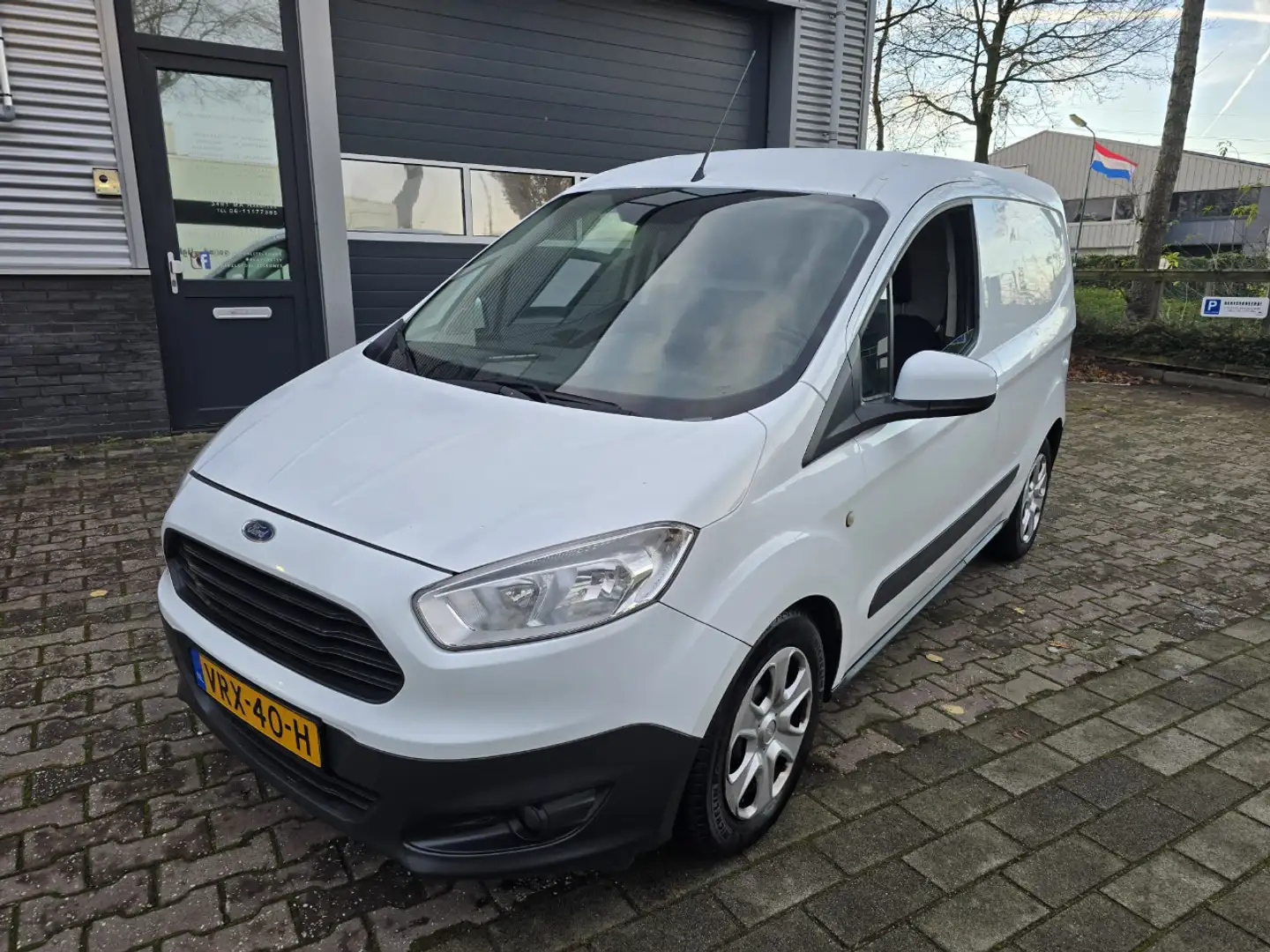 Ford Transit Courier Weiß - 1