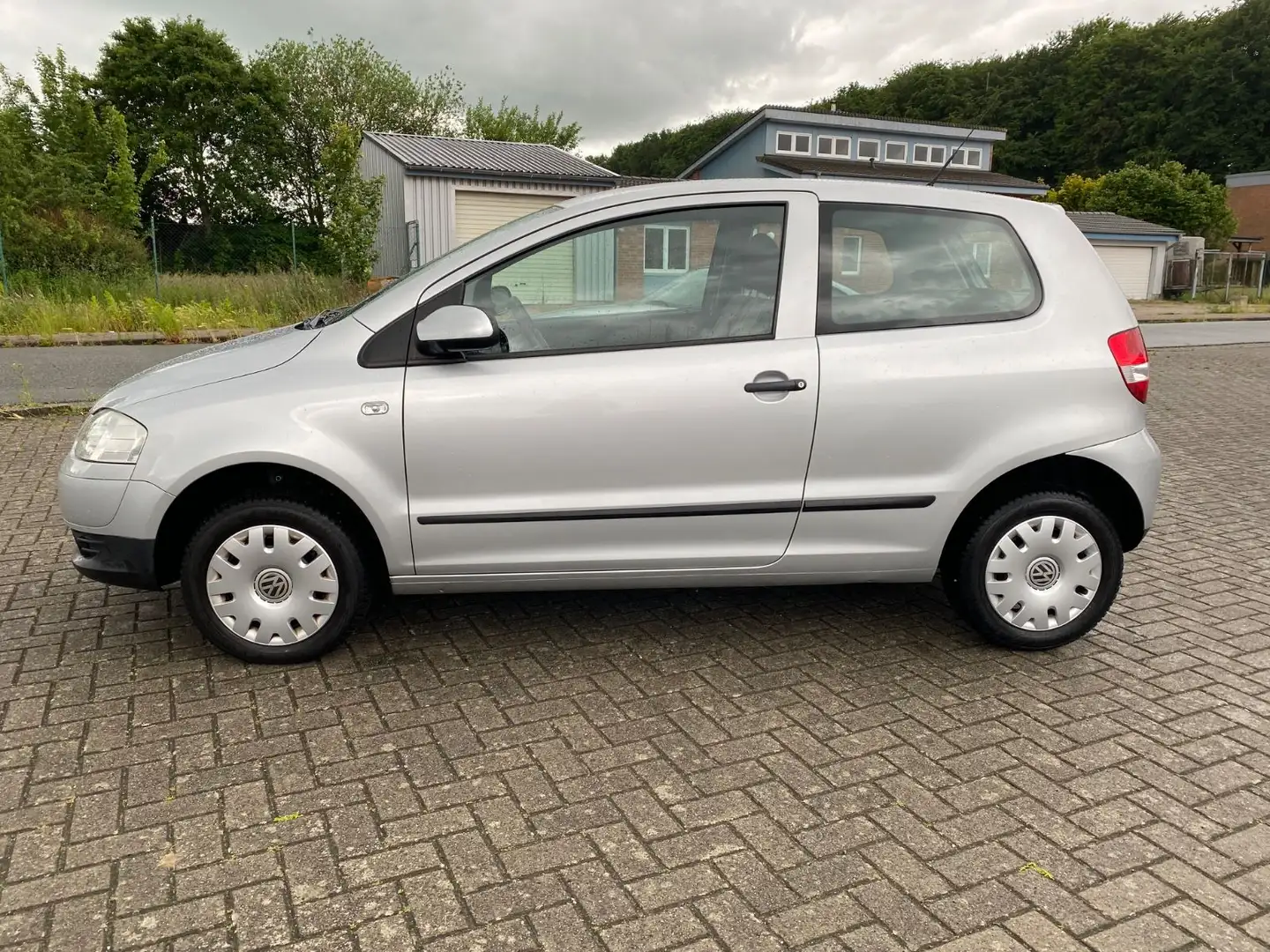 Volkswagen Fox Basis 1,2 1.Hand NUR 41Tkm Tüv Neu Argento - 2
