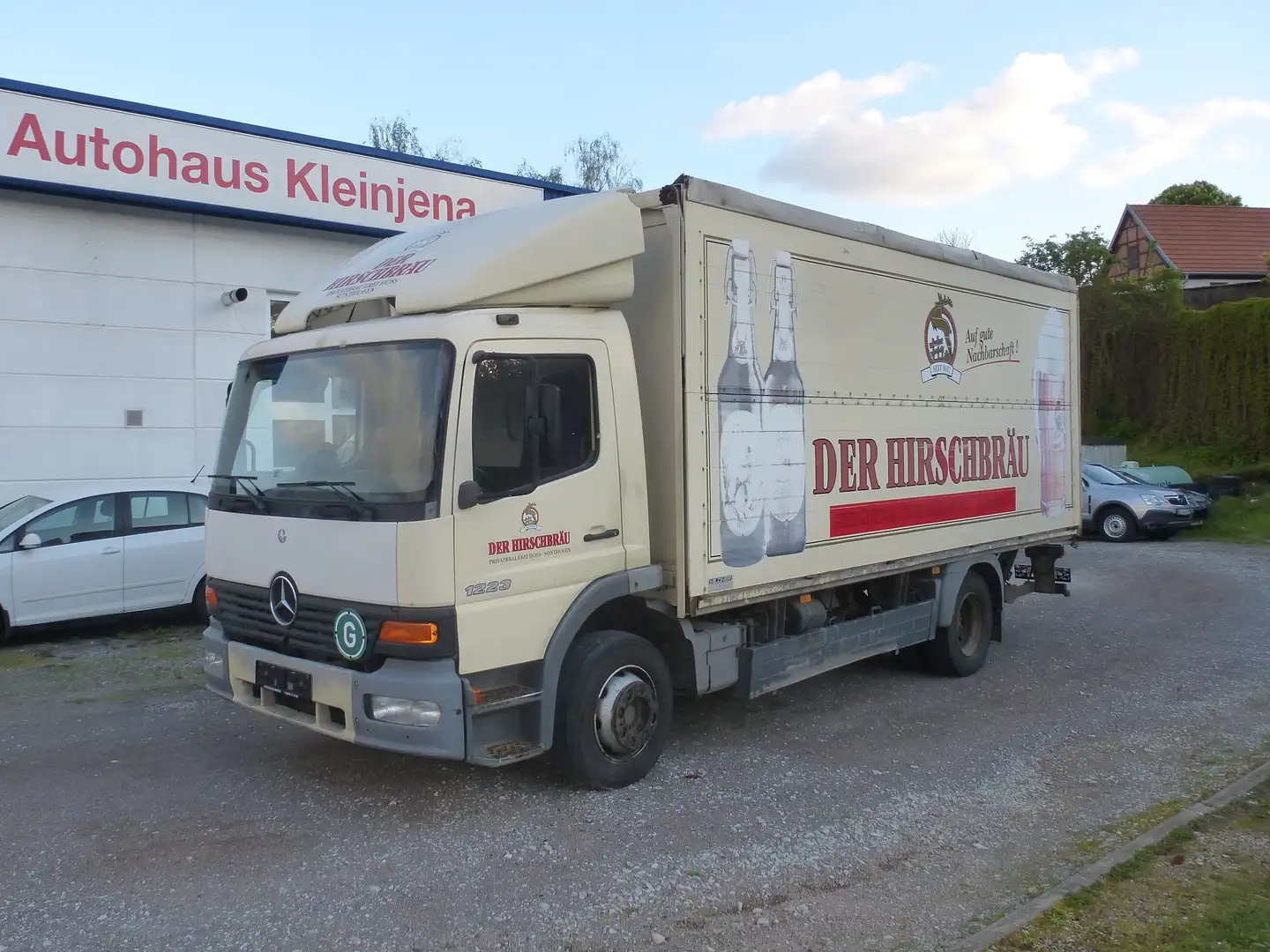 Mercedes-Benz 1223 Beige - 1