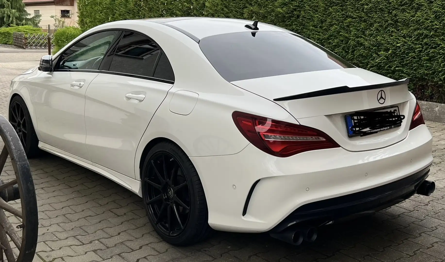 Mercedes-Benz CLA 250 AMG Bianco - 2