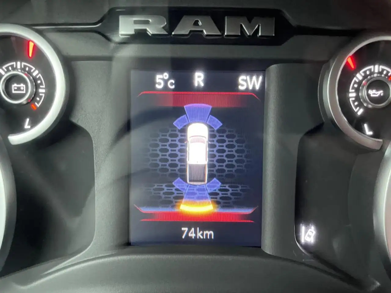 RAM 1500 снимка RAM 1500