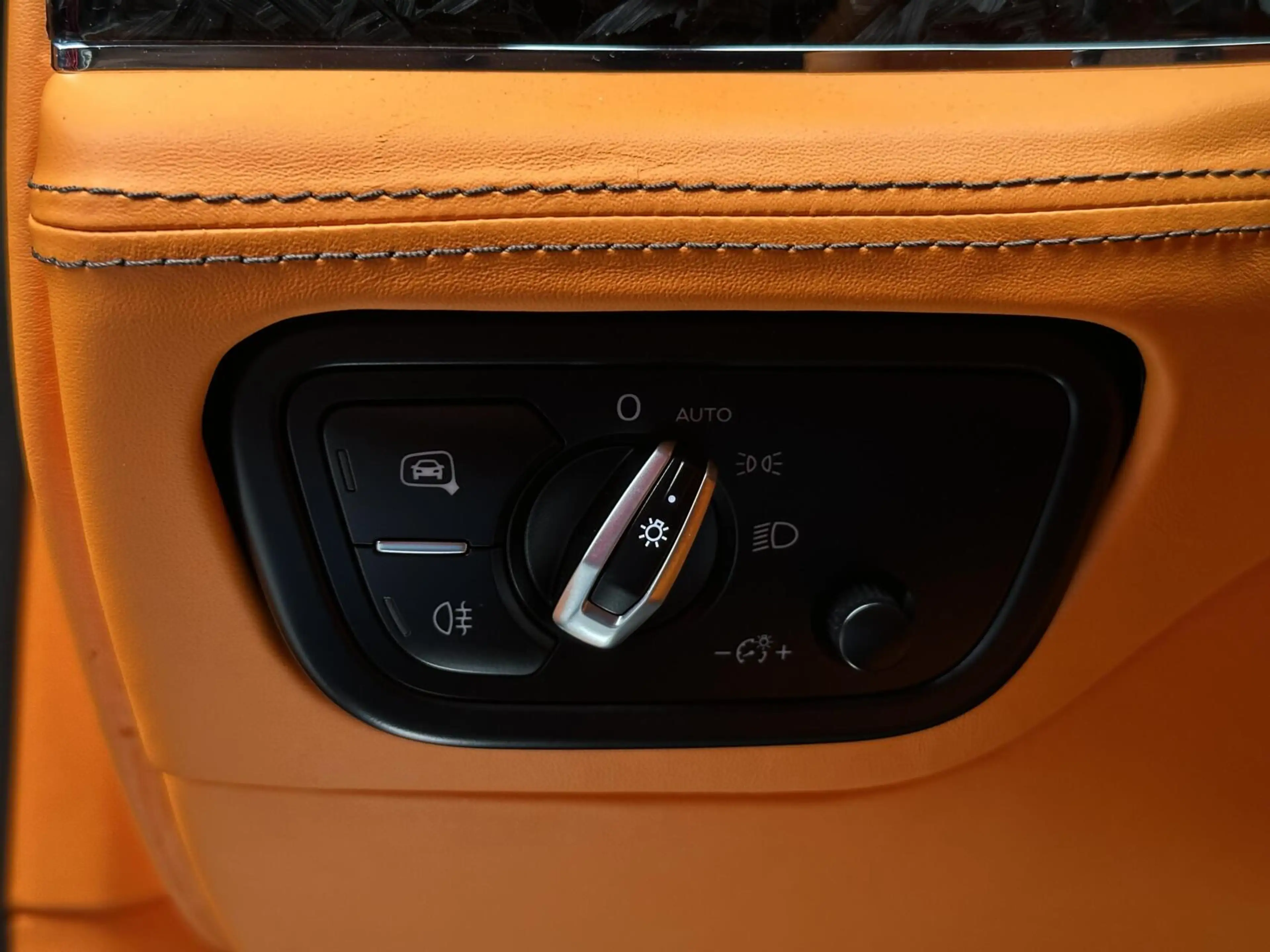 Bentley Bentayga V6 Hybrid |CARBON|PANO|MASSAGE|24"VOSSEN — photo 34