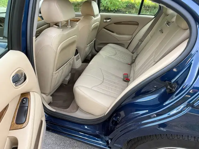Jaguar S-Type view 9