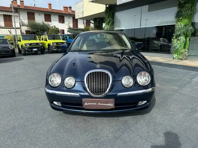 Jaguar S-Type view 3