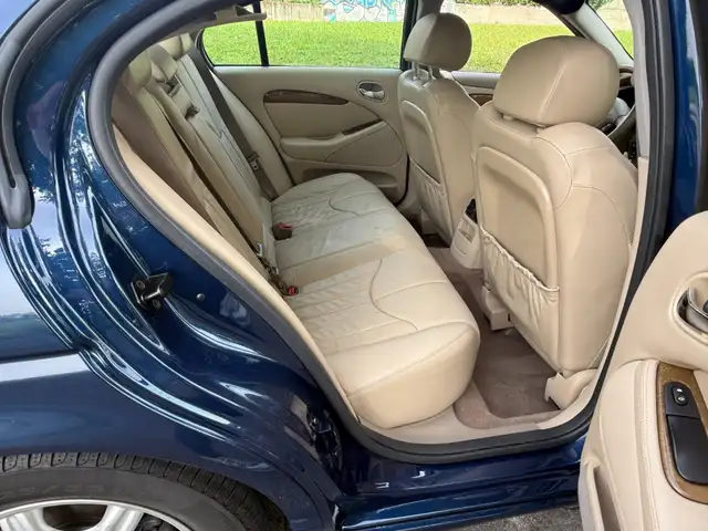 Jaguar S-Type view 10