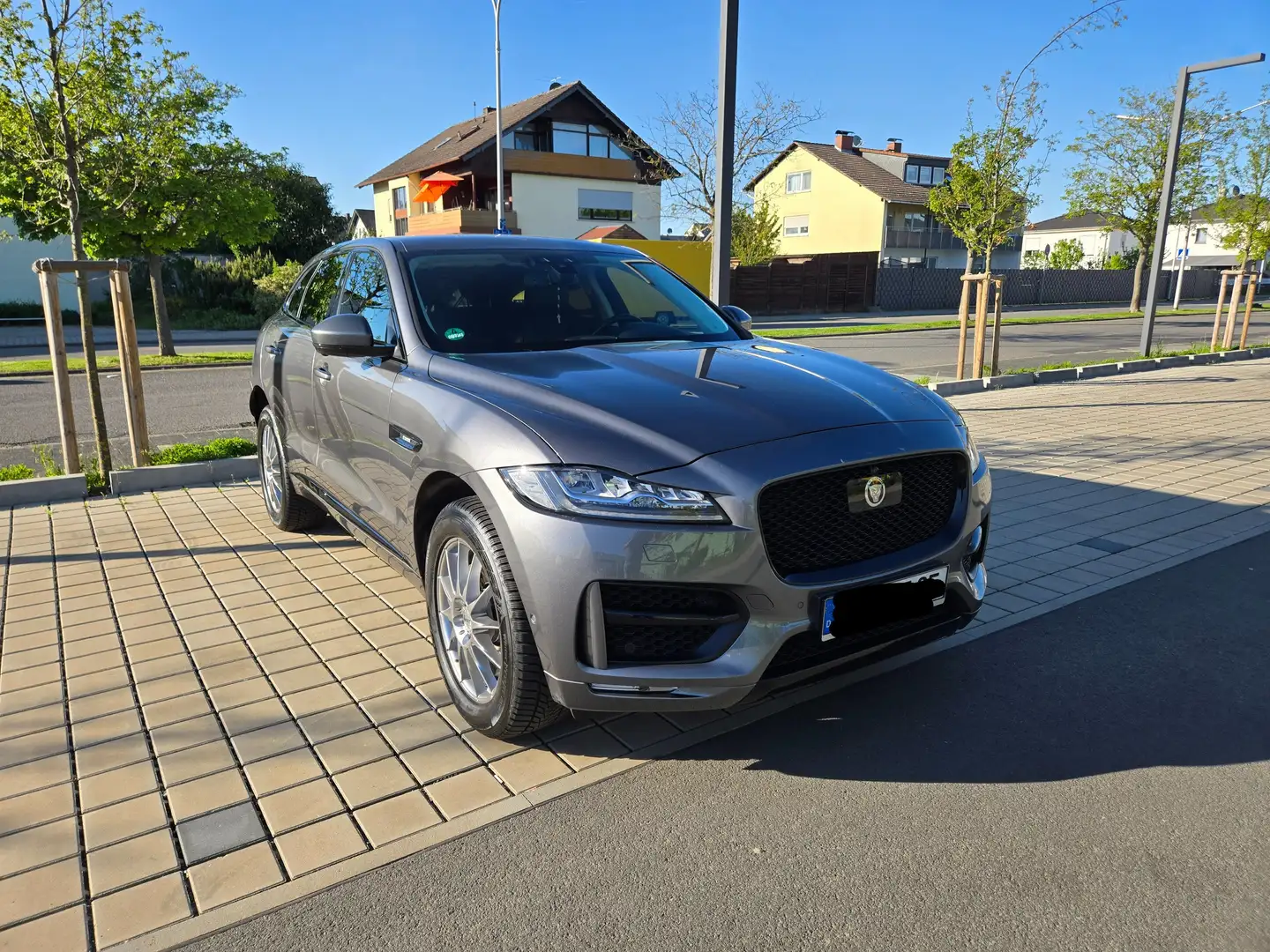 Jaguar F-Pace 30d AWD R-Sport Silber - 1