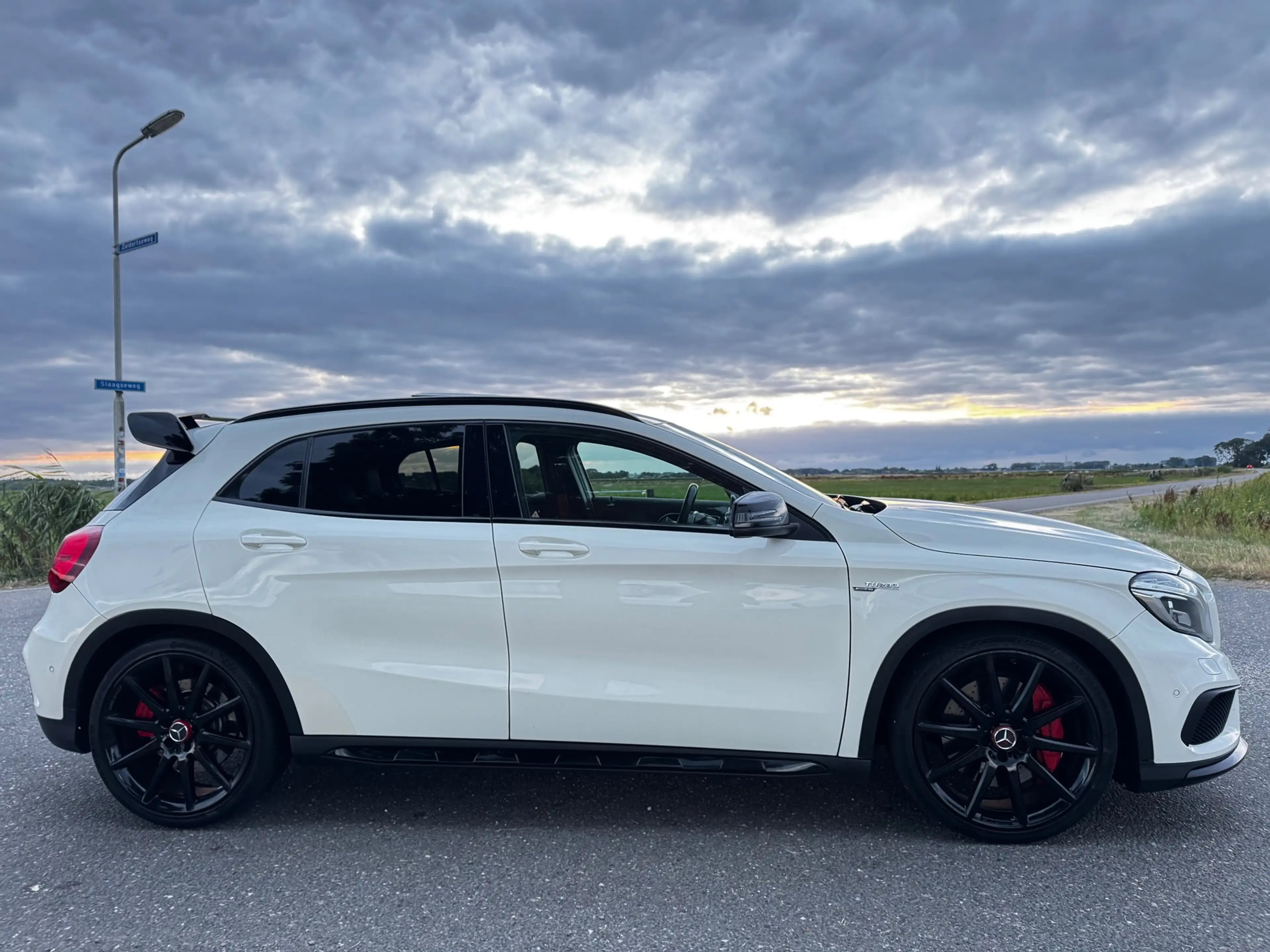 Mercedes-Benz GLA 45 AMG 4Matic Edition 1|PANO|SCHAALSTOELEN|MEMMORIE — photo 14