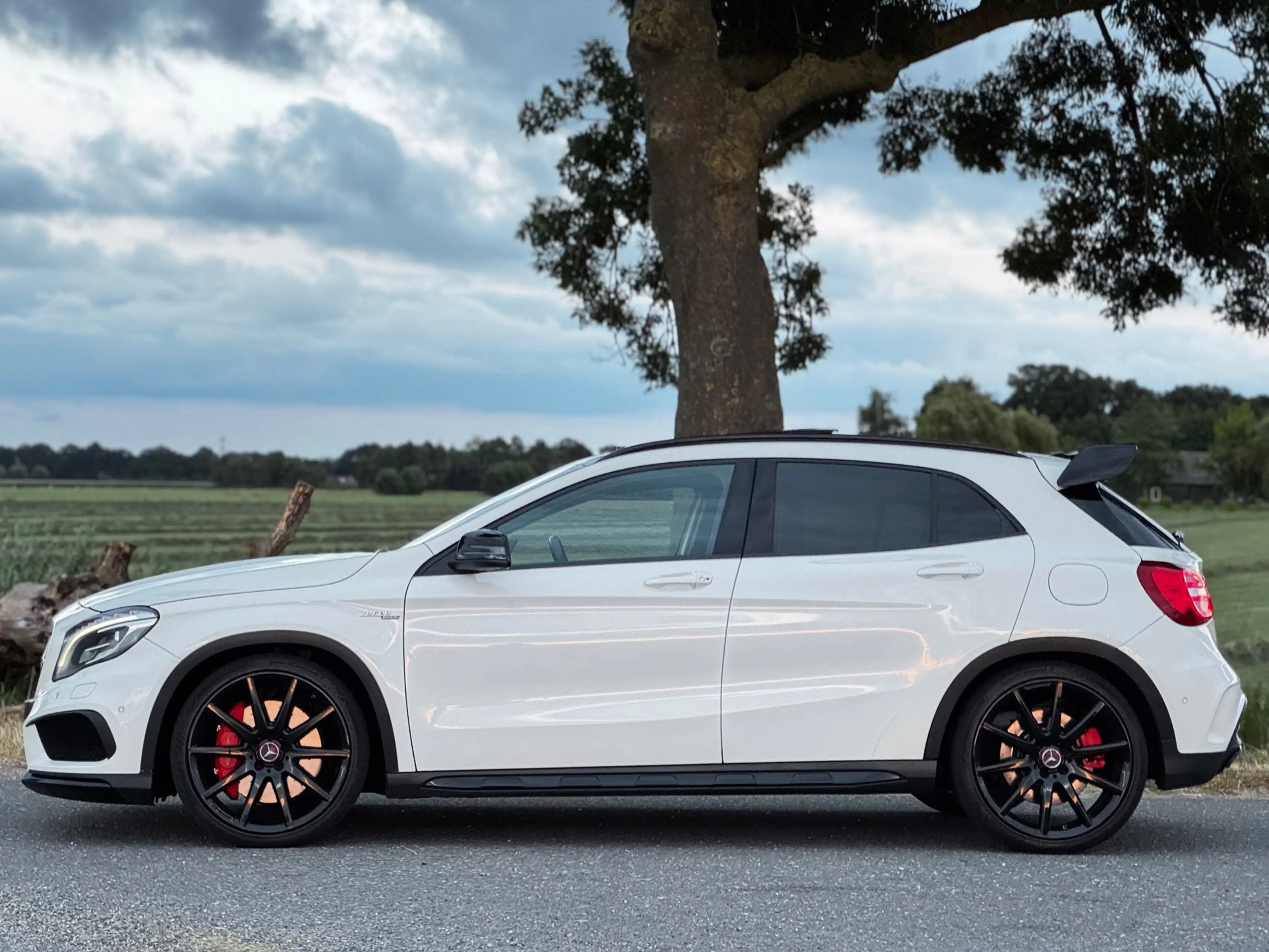 Mercedes-Benz GLA 45 AMG 4Matic Edition 1|PANO|SCHAALSTOELEN|MEMMORIE — photo 2