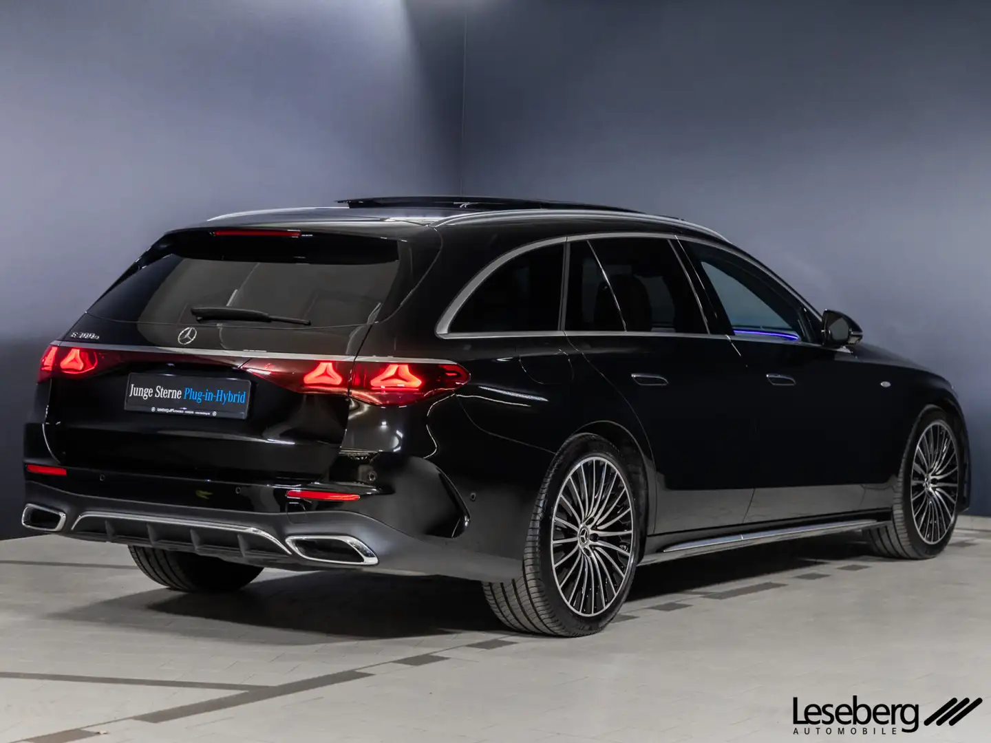 Mercedes-Benz E 300 E 300 e T AMG DIG.LIGHT/AHK/Pano/Distro/360°/HUD Schwarz - 2