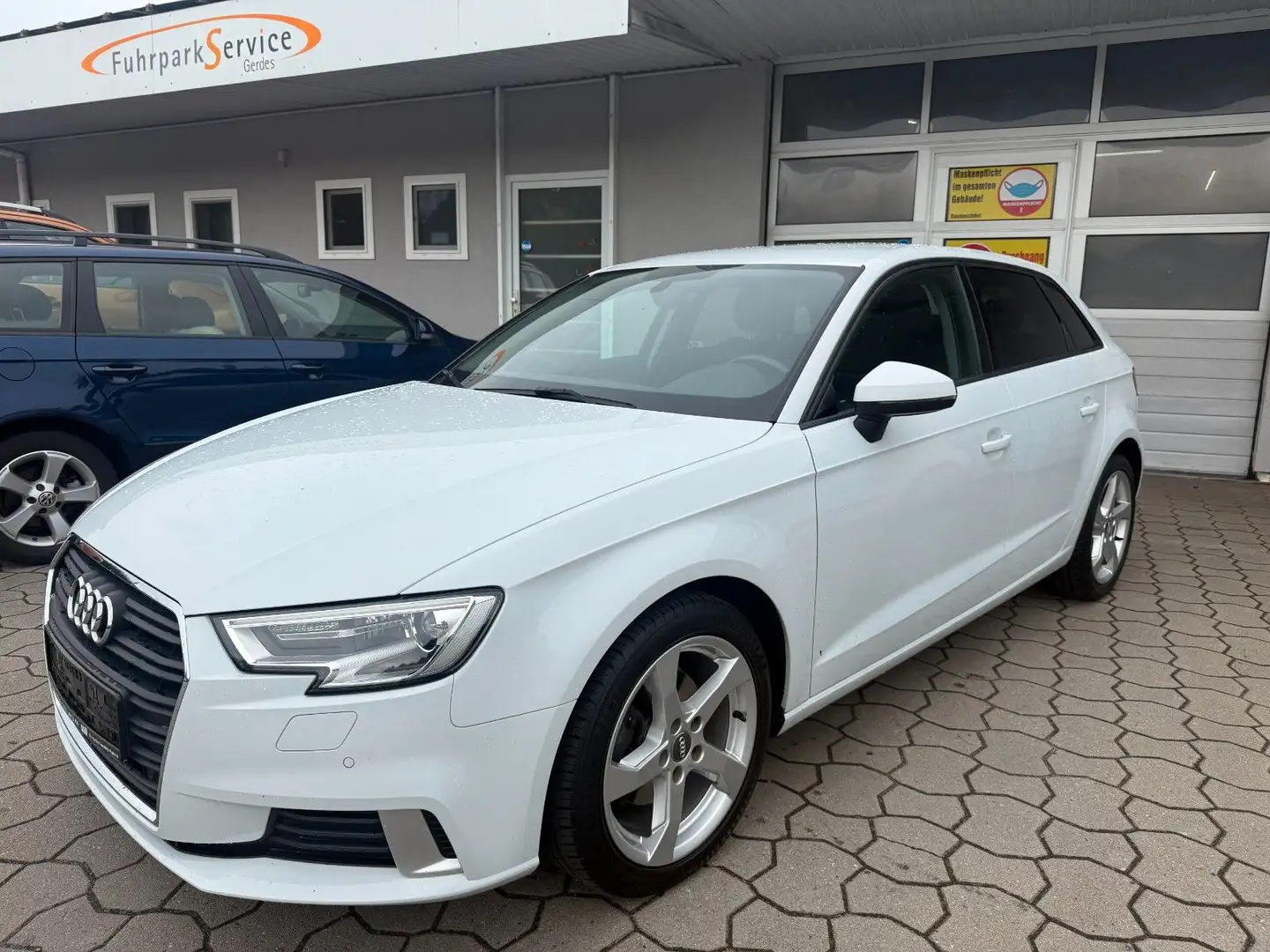 Audi A3 Sportback 1.6 TDI sport Weiß - 1
