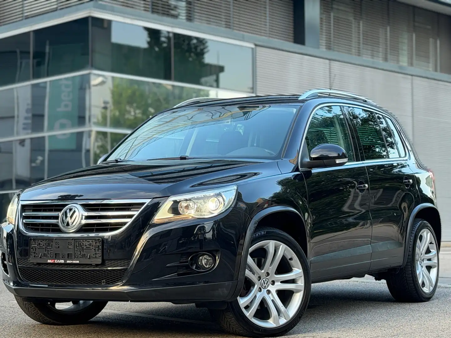 Volkswagen Tiguan 4 Motion Sport DSG|PANO|LEDER|SZHZG|CAM Schwarz - 1