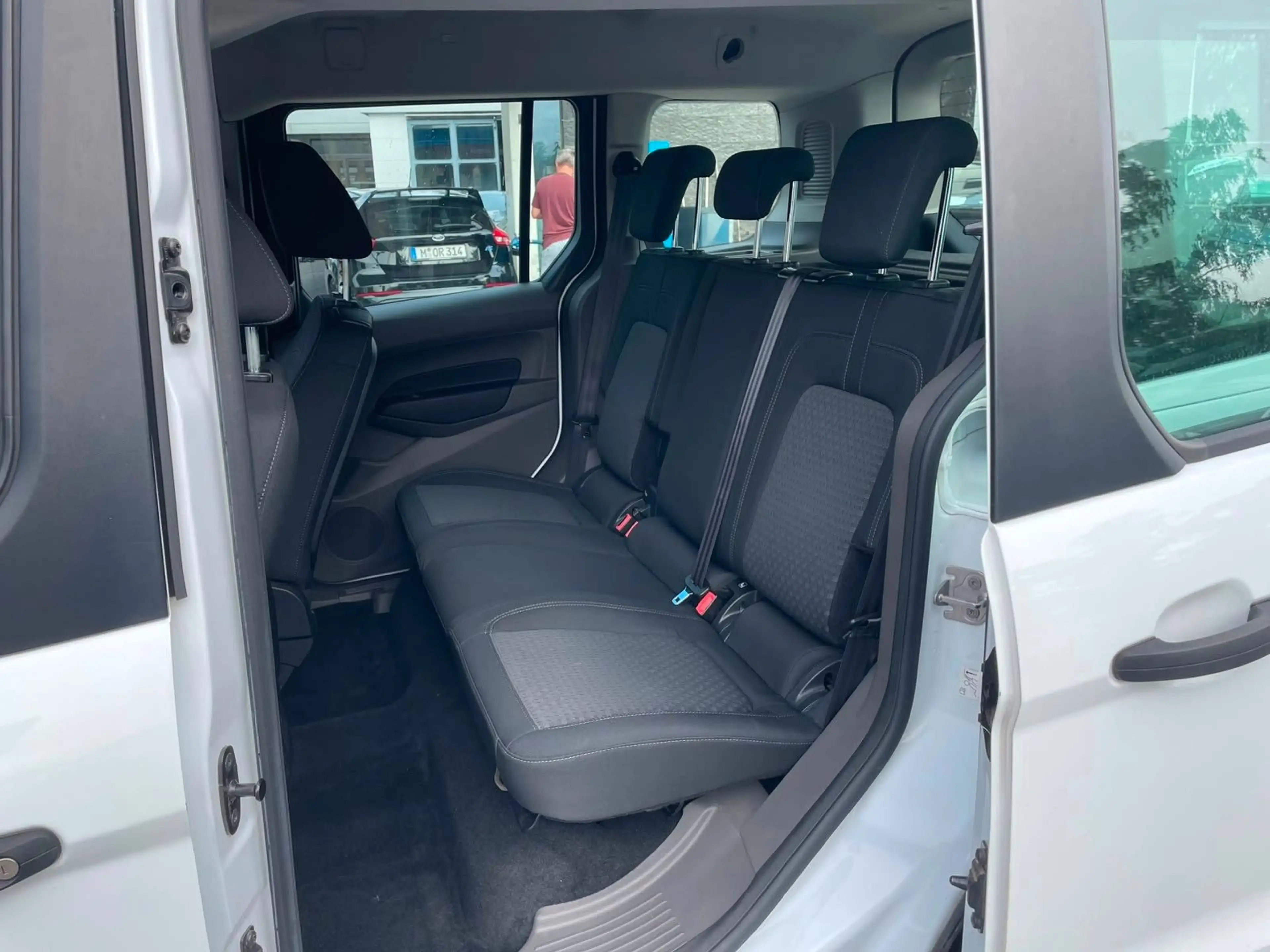 Ford Tourneo Connect Trend — photo 7