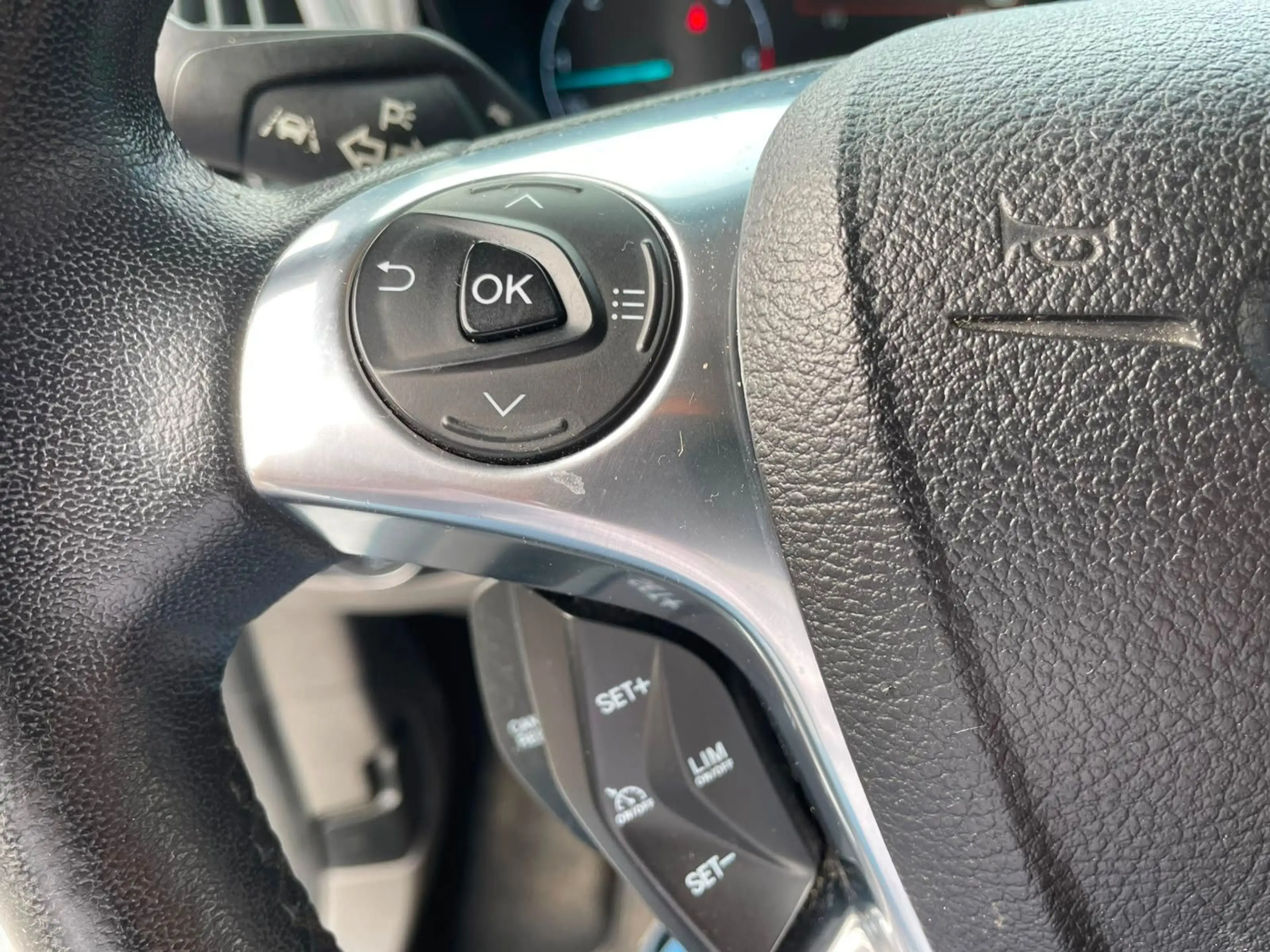Ford Tourneo Connect Trend — photo 11