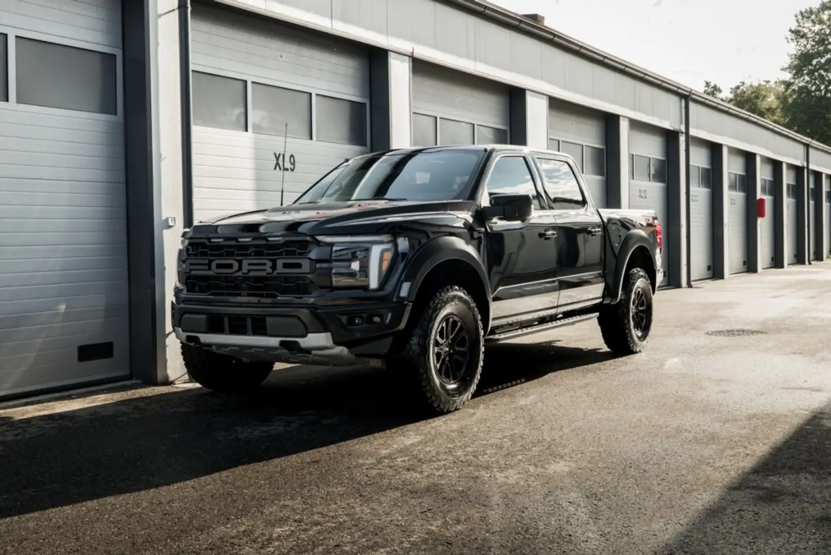 Ford F 150 F-150 Raptor SuperCrew 5,5'-Bed 4x4 Schwarz - 1