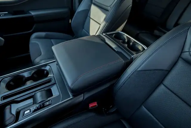 Ford F 150 F-150 Raptor SuperCrew 5,5'-Bed 4x4 Ansicht 37