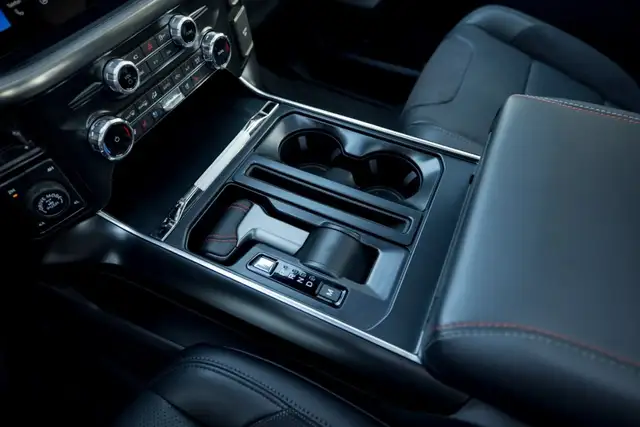 Ford F 150 F-150 Raptor SuperCrew 5,5'-Bed 4x4 Ansicht 34