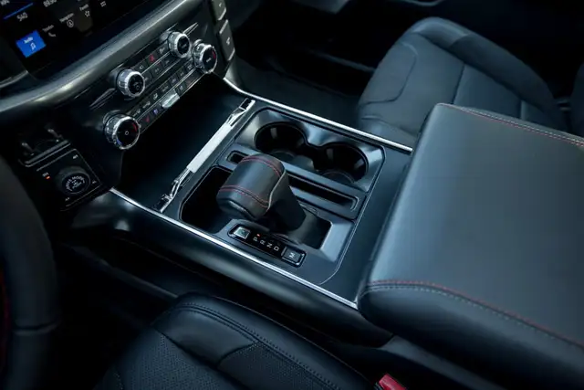 Ford F 150 F-150 Raptor SuperCrew 5,5'-Bed 4x4 Ansicht 35