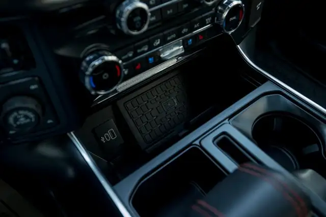 Ford F 150 F-150 Raptor SuperCrew 5,5'-Bed 4x4 Ansicht 31