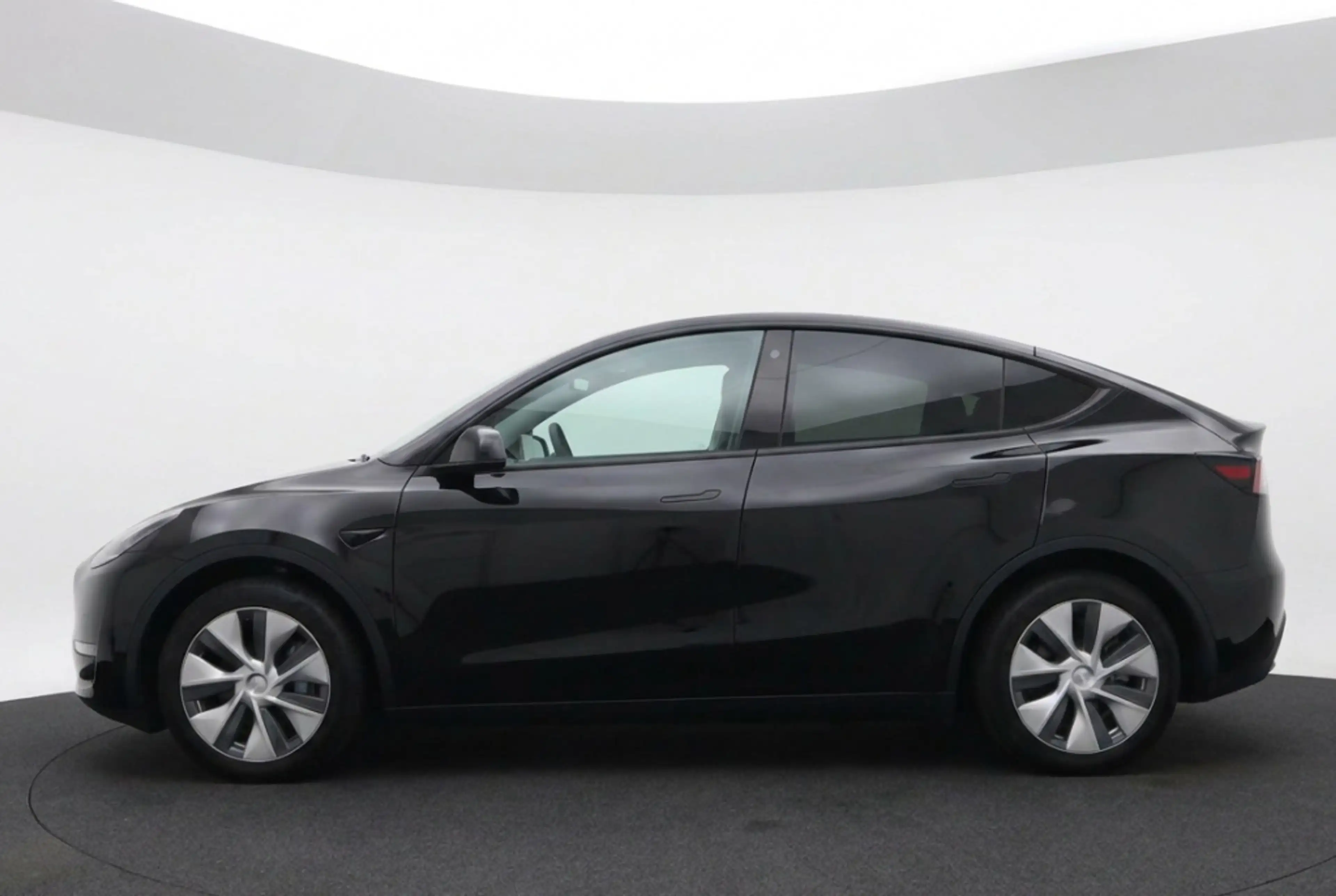 Tesla Model Y Long Range AWD 75kWh Full Self Driving l Warmtepom — photo 6