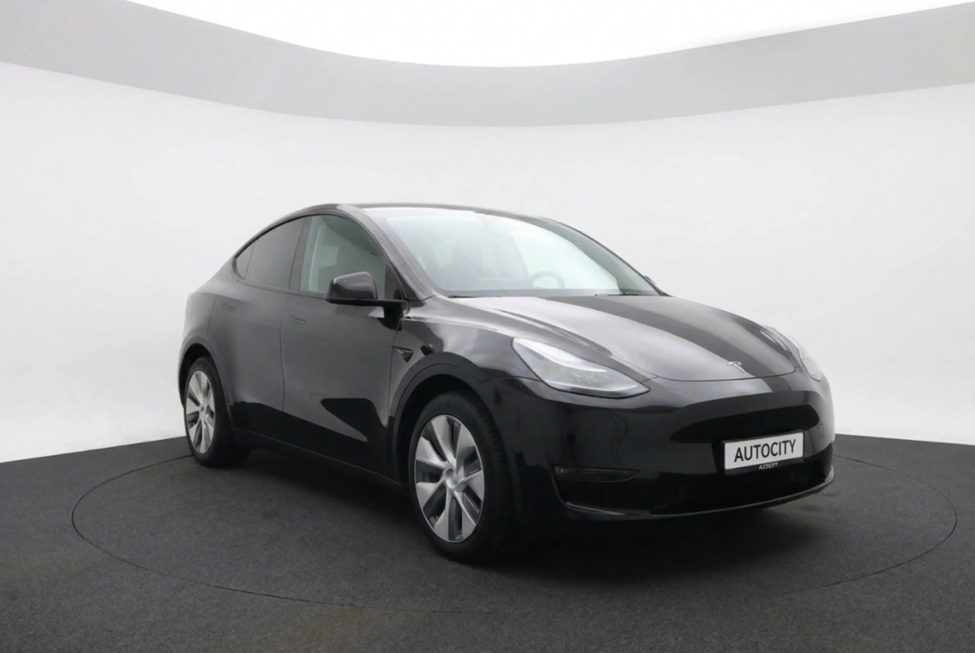Tesla Model Y Long Range AWD 75kWh Full Self Driving l Warmtepom — photo 7