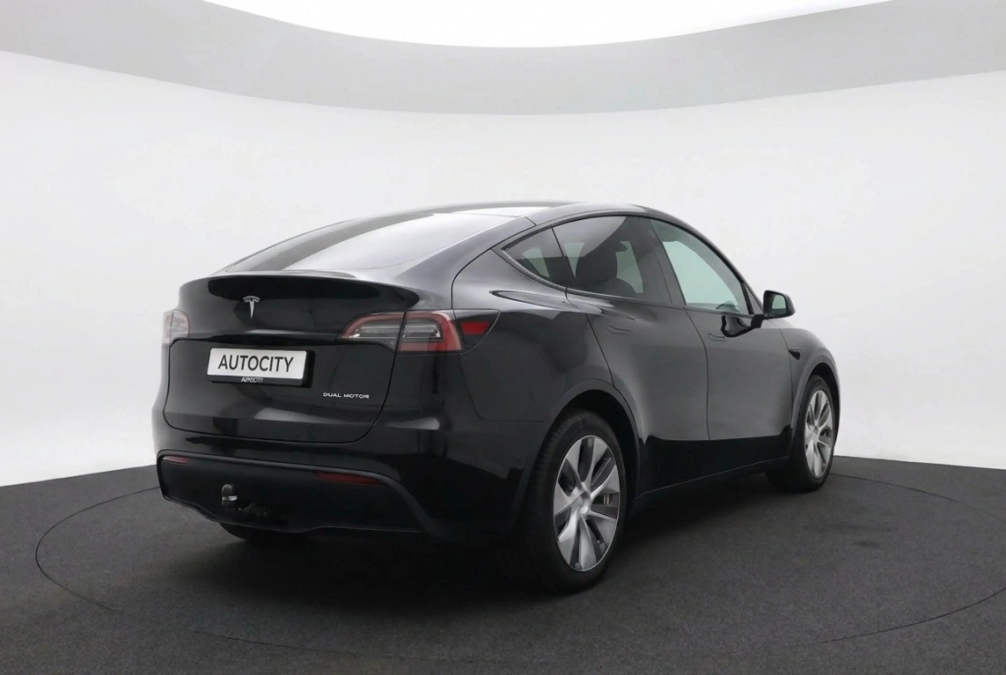 Tesla Model Y Long Range AWD 75kWh Full Self Driving l Warmtepom — photo 3