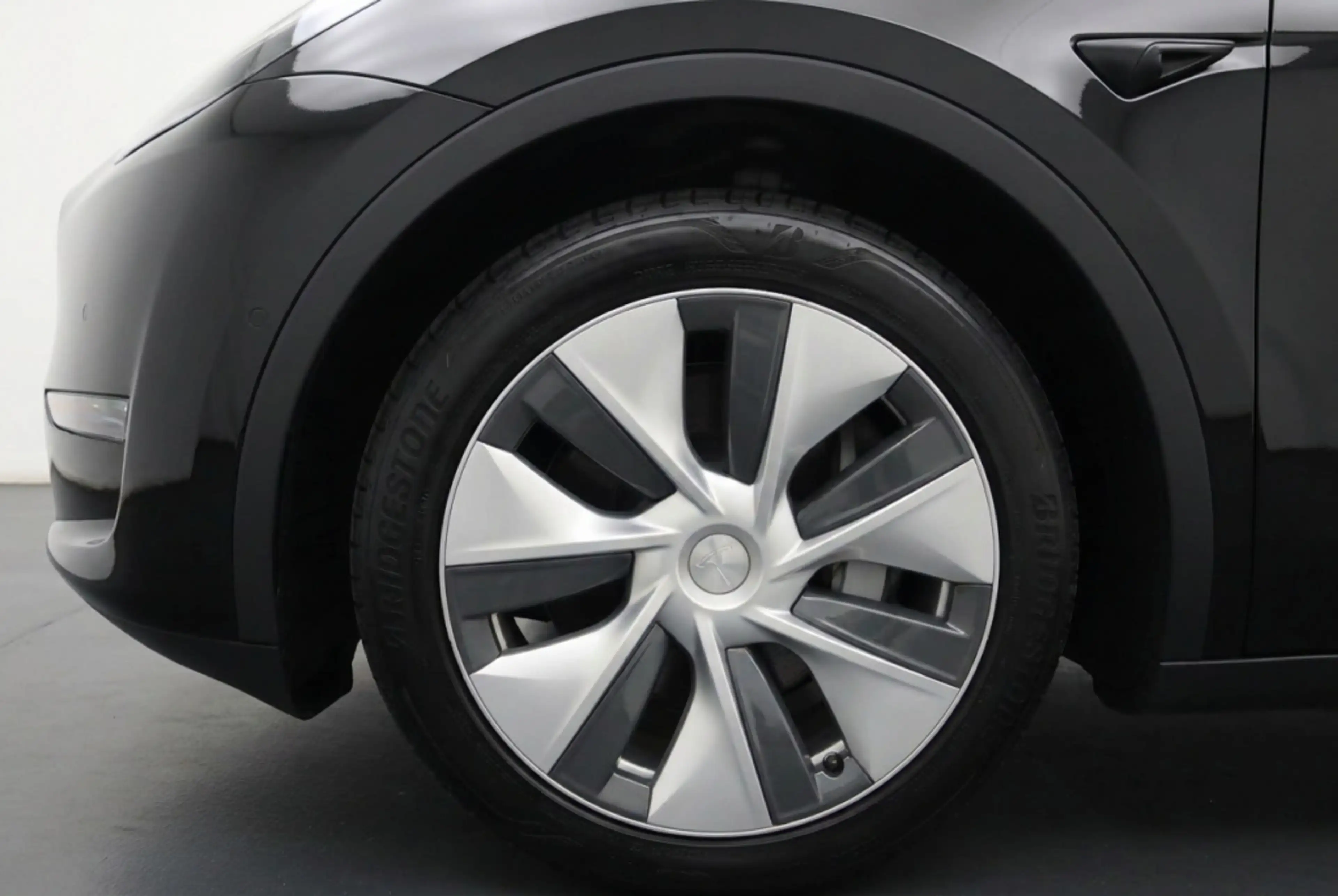 Tesla Model Y Long Range AWD 75kWh Full Self Driving l Warmtepom — photo 10