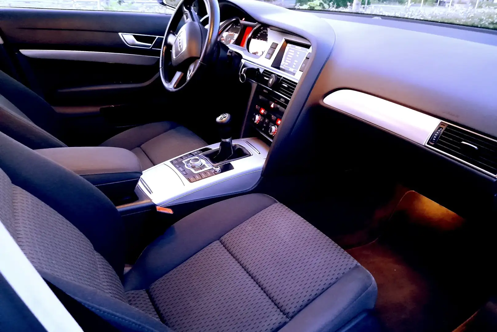 Audi A6 2.7 TDI Schwarz - 2